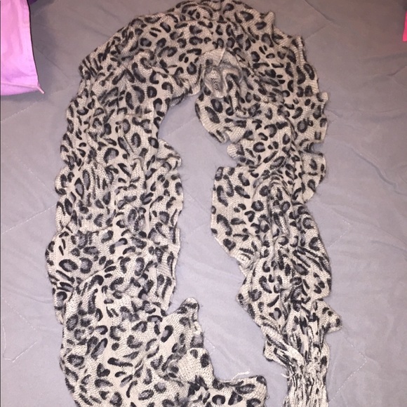 Accessories - Scarf Accessories - Scarf
